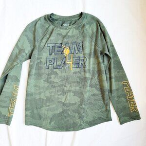 Old Navy Active Boys Camouflage Long-Sleeve "Team Player" Graphic Shirt Size M 8
